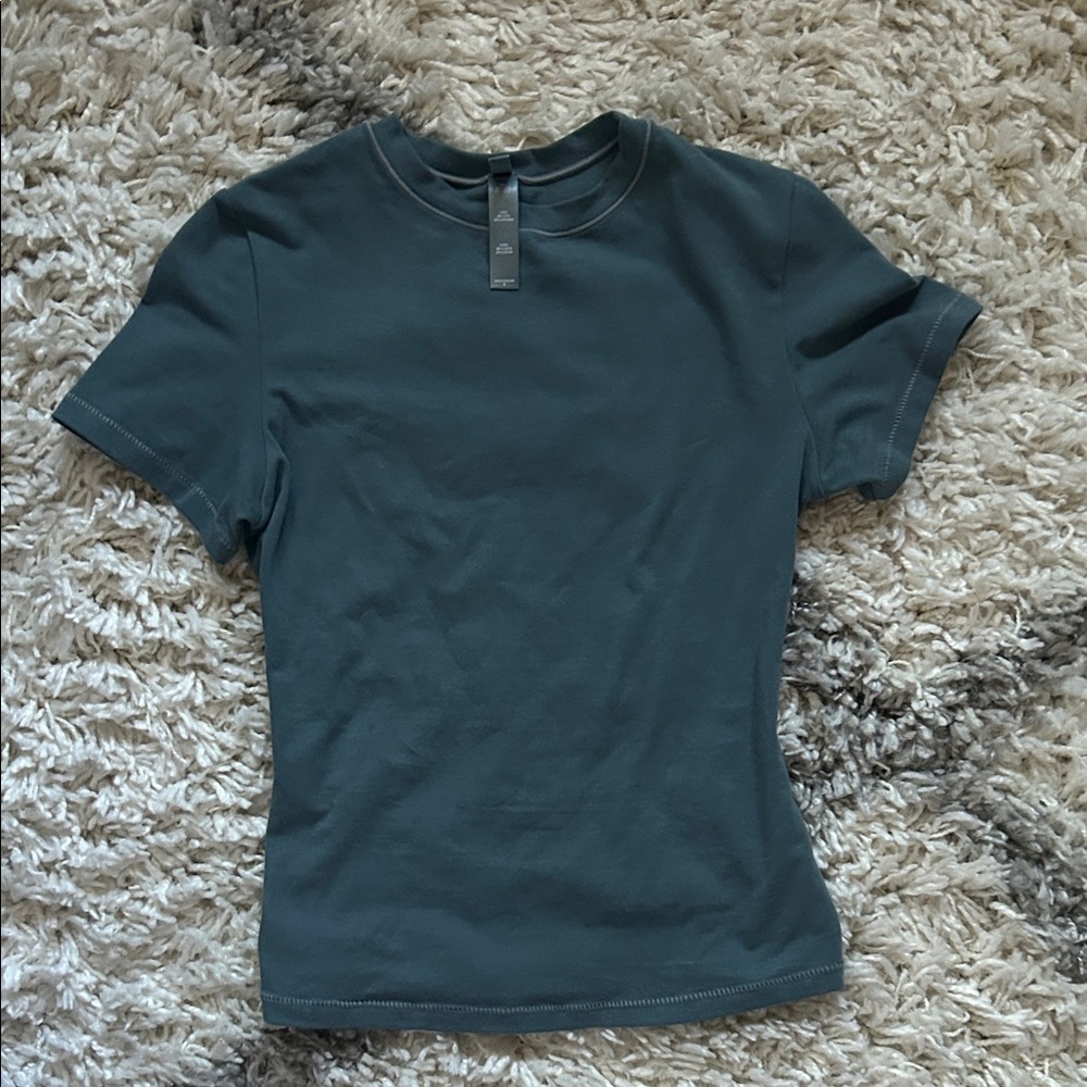 SKIMS Short Sleeve Cotton Tee in Kyanite